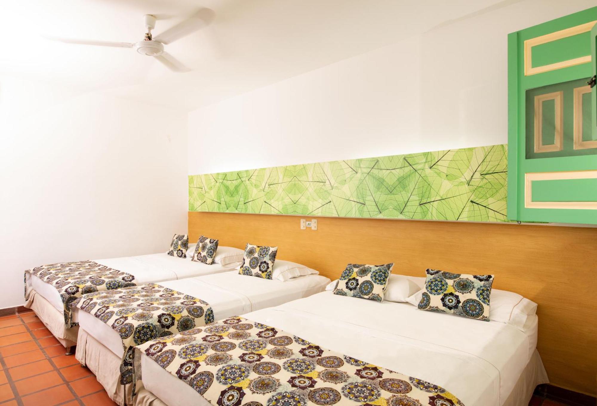 Hotel Eden Parque Del Cafe Монтенегро Стая снимка